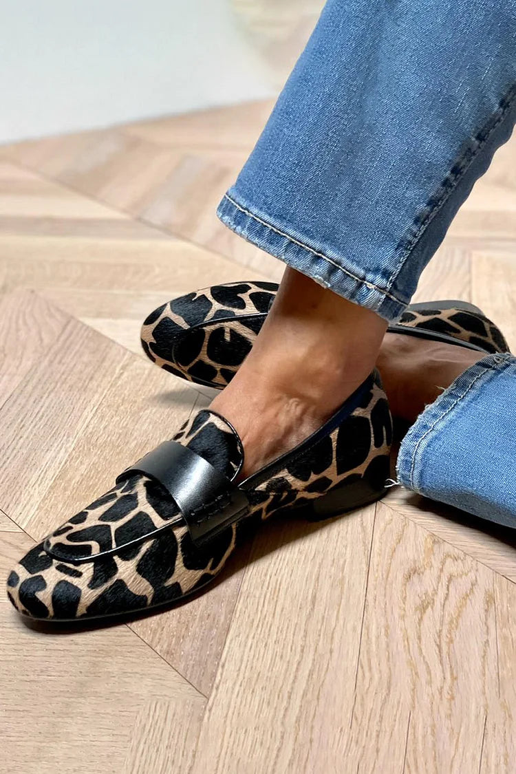 Loafer med dyreprint og elegant detalje