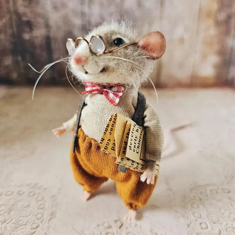 WhiskerWool – Handmade Needle-Felted Mouse Figurine
