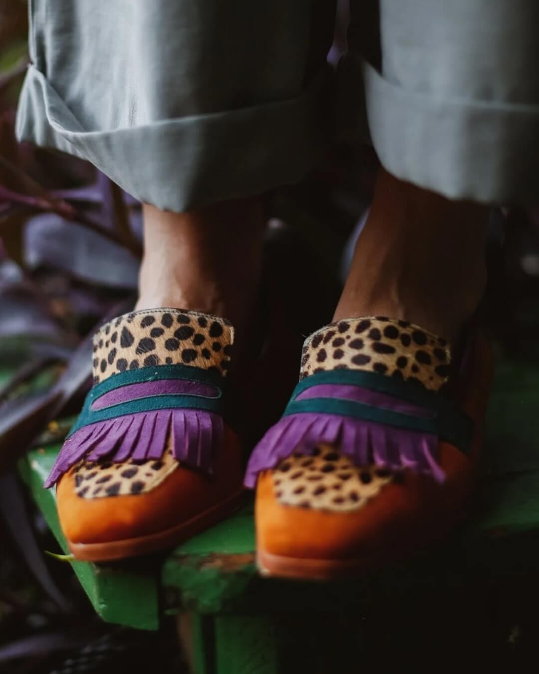 Mocassino con frange e stampa animalier