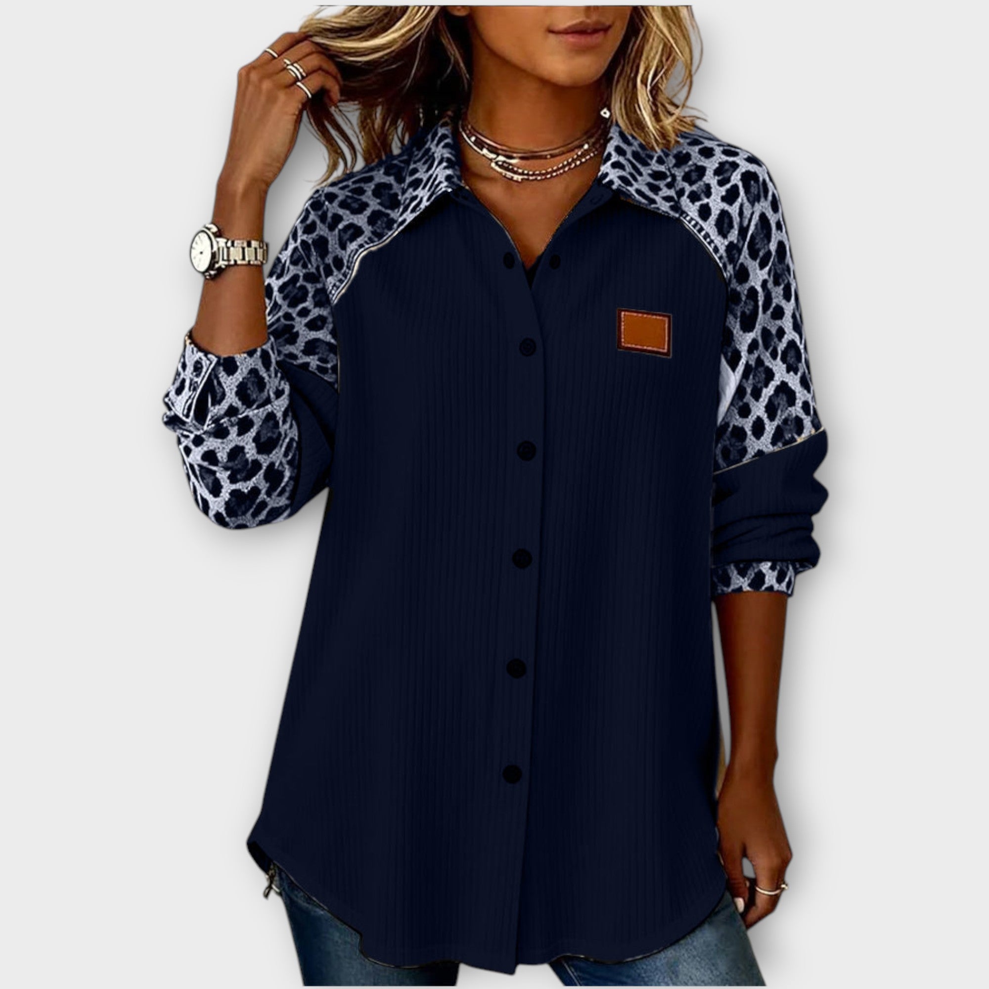 Top s leopardím patchworkem a zapínáním na knoflíky