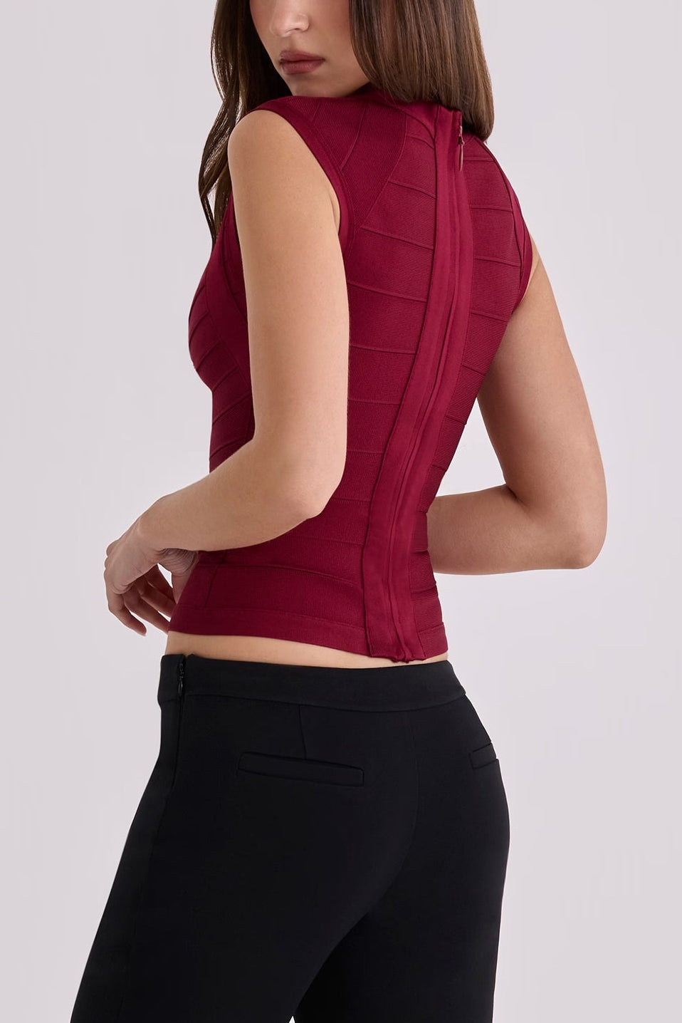 Fina crop top | Smigrende bandagedesign og pasform i normal størrelse