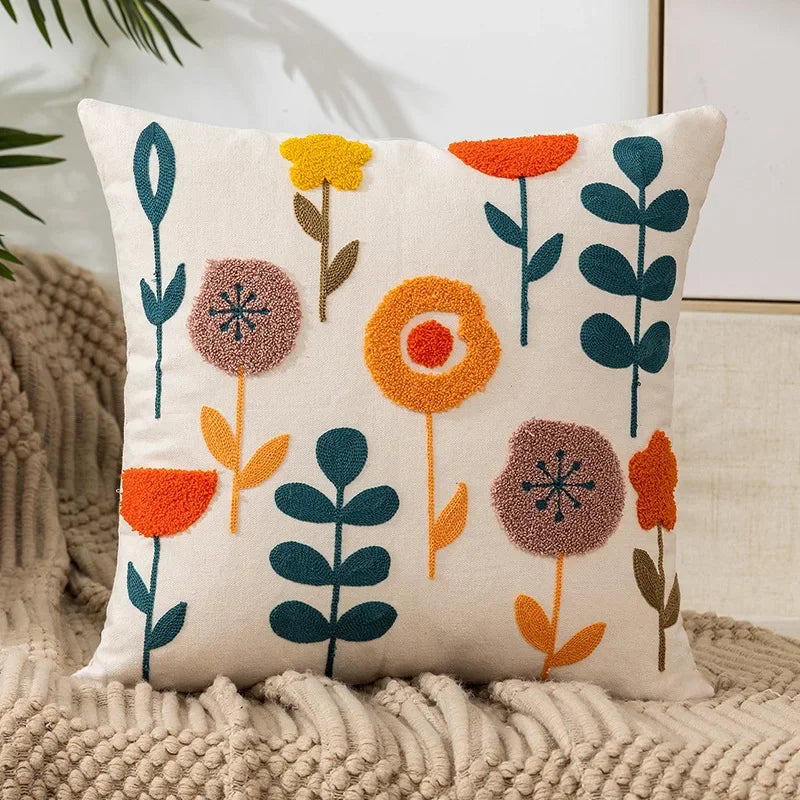 BloomLinen - Pudebetræk med broderede blomster
