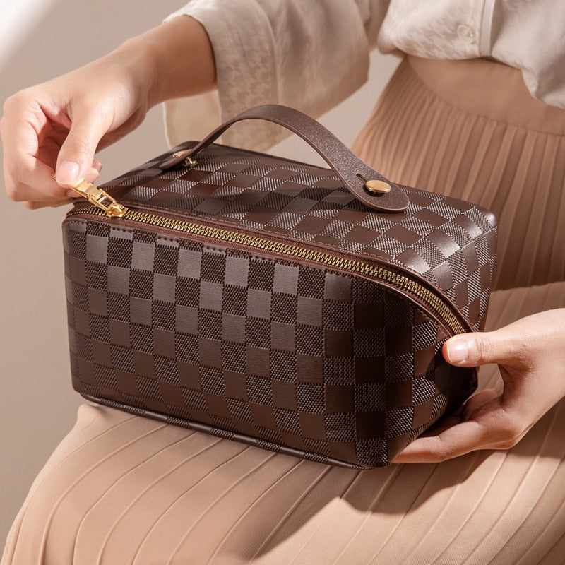 Veloura - Elegantní kosmetická taštička