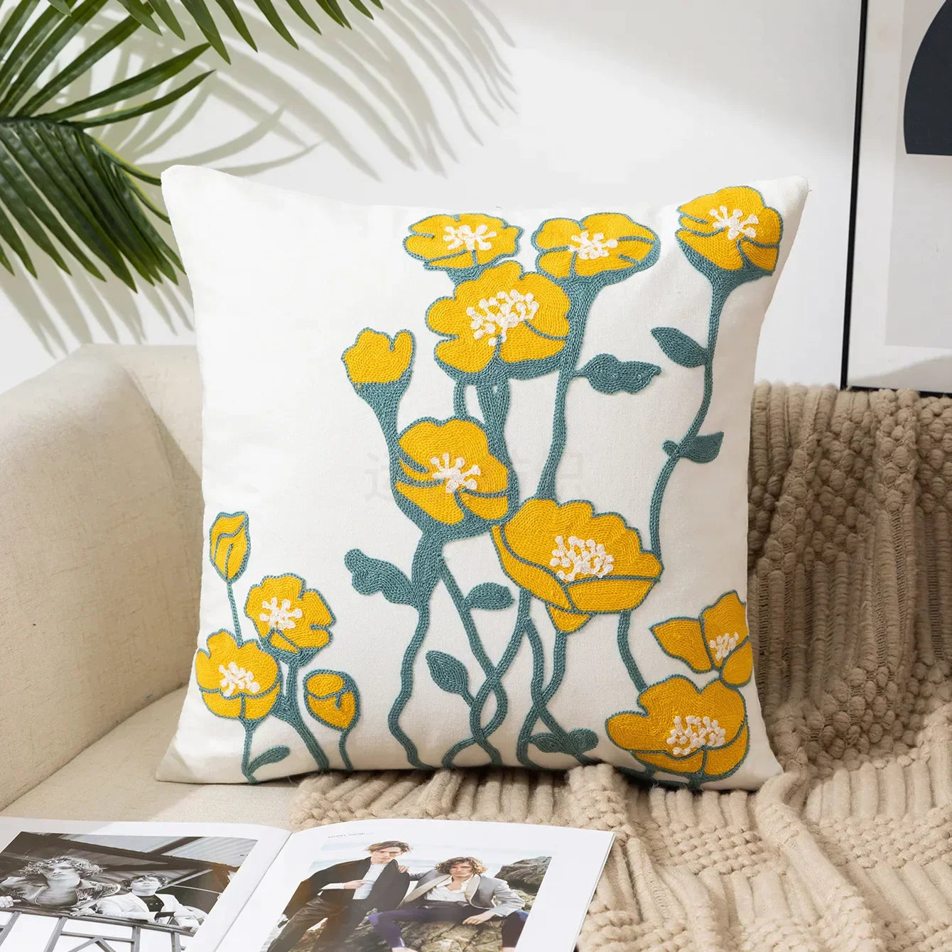 BloomLinen - Pudebetræk med broderede blomster