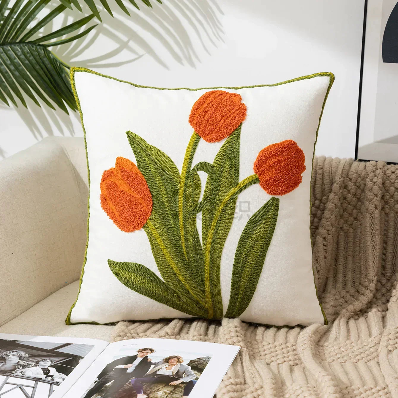 BloomLinen - Pudebetræk med broderede blomster