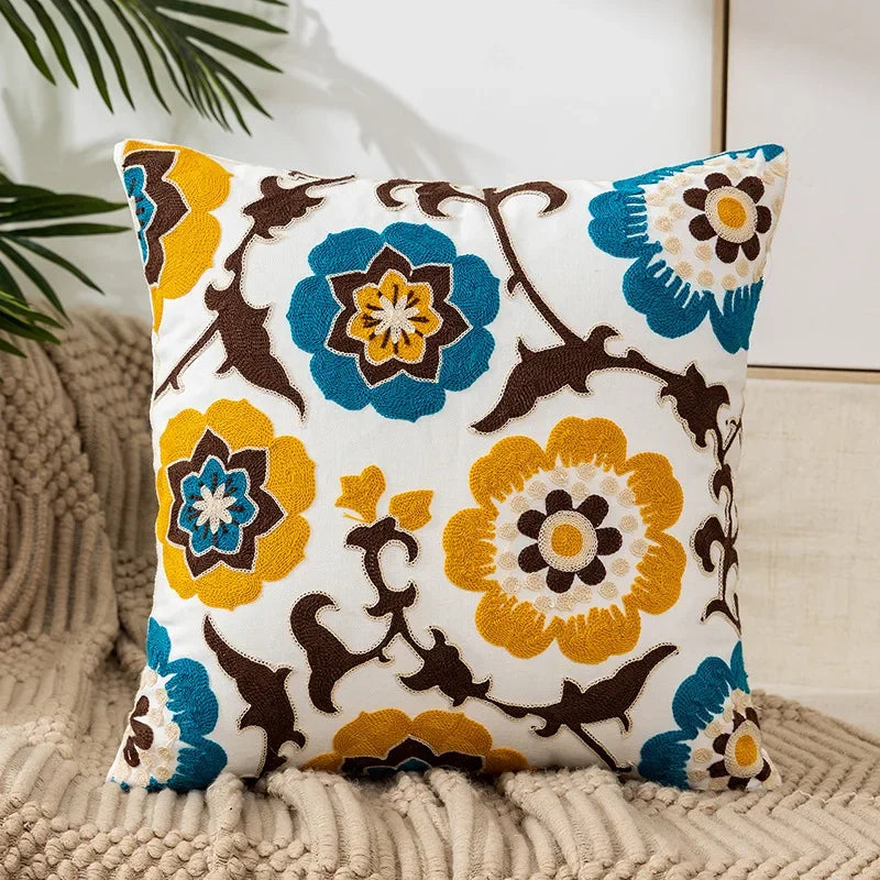 BloomLinen - Pudebetræk med broderede blomster