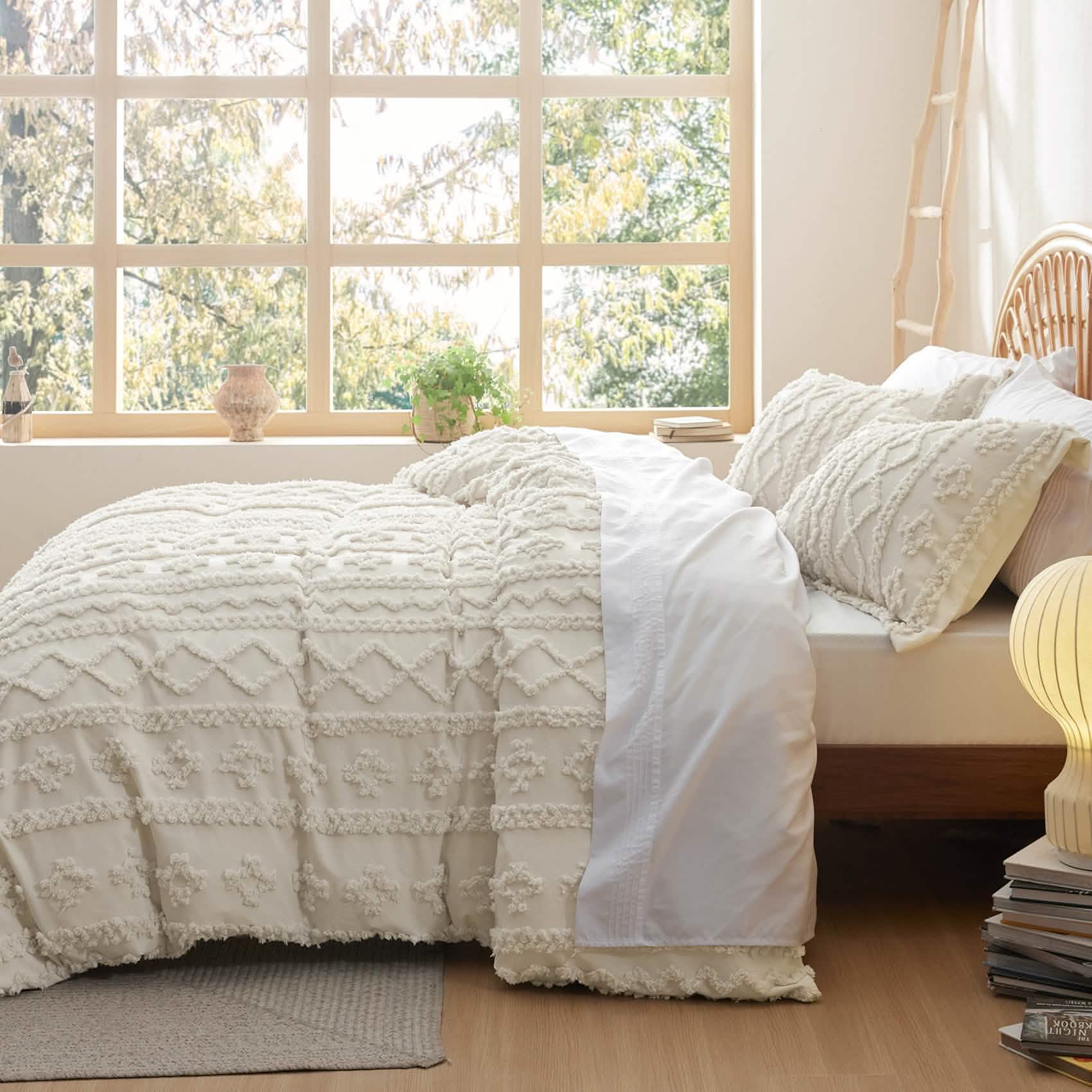 Solmere Tufted Boho Duvet Cover Set with Pillow Shams