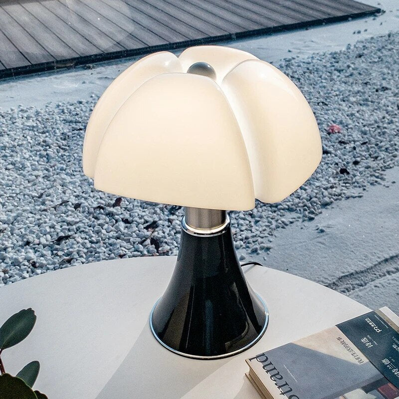 BloomSphere - Moderní stolní lampa ve tvaru květu