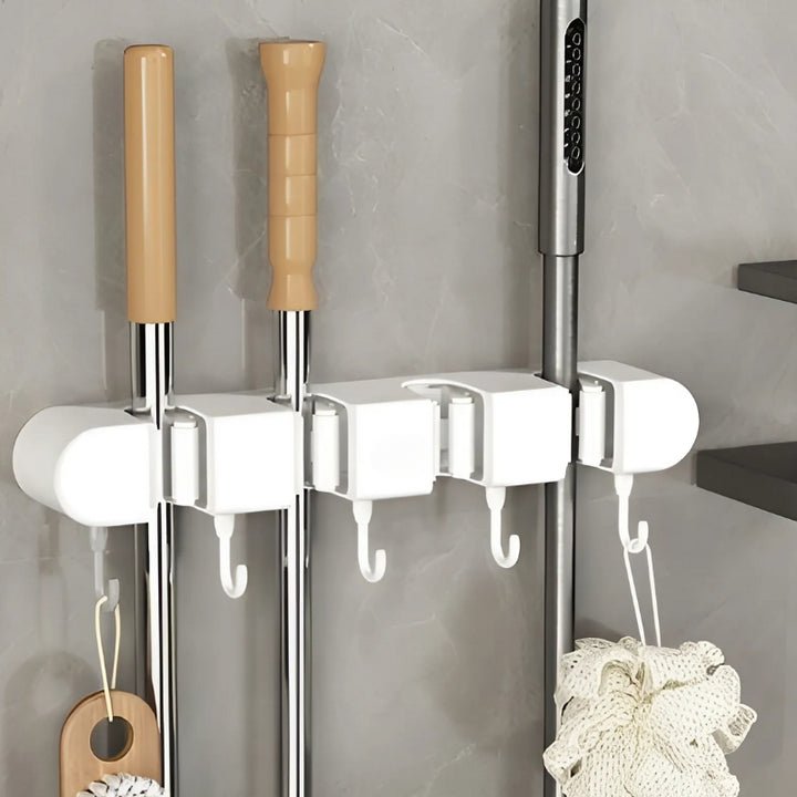 GripMaster — nástěnný držák na mop a koště s háčky