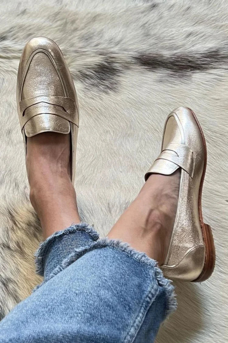 Skinnende loafer i lys guld