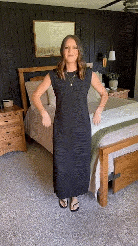 Women's Sleeveless Maxi Dress with Side Slit and Pockets