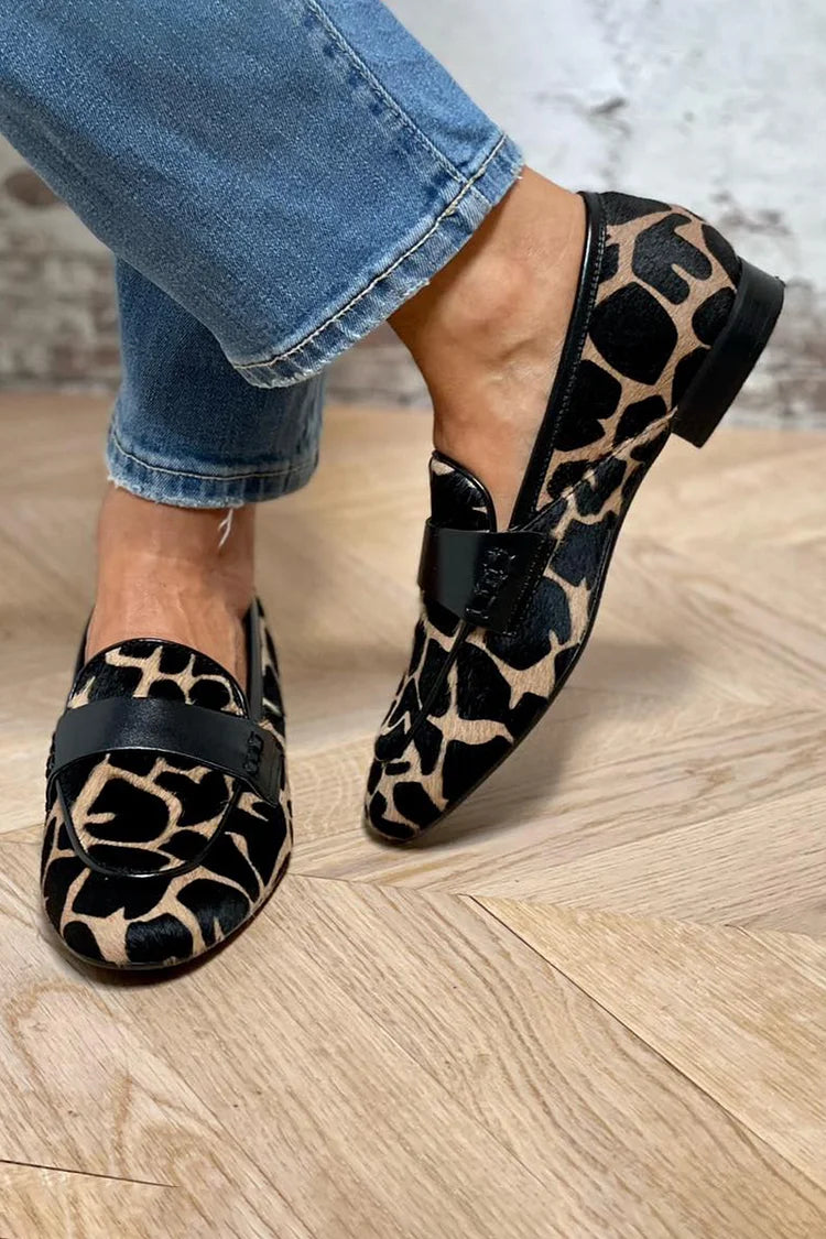Loafer med dyreprint og elegant detalje