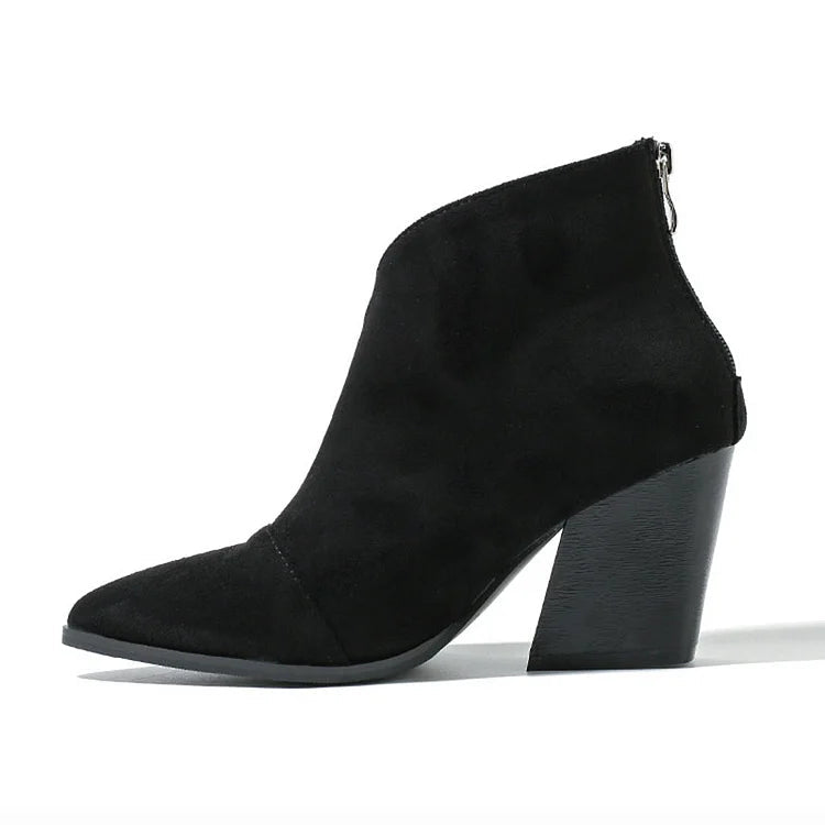 Stivaletto a punta effetto suede