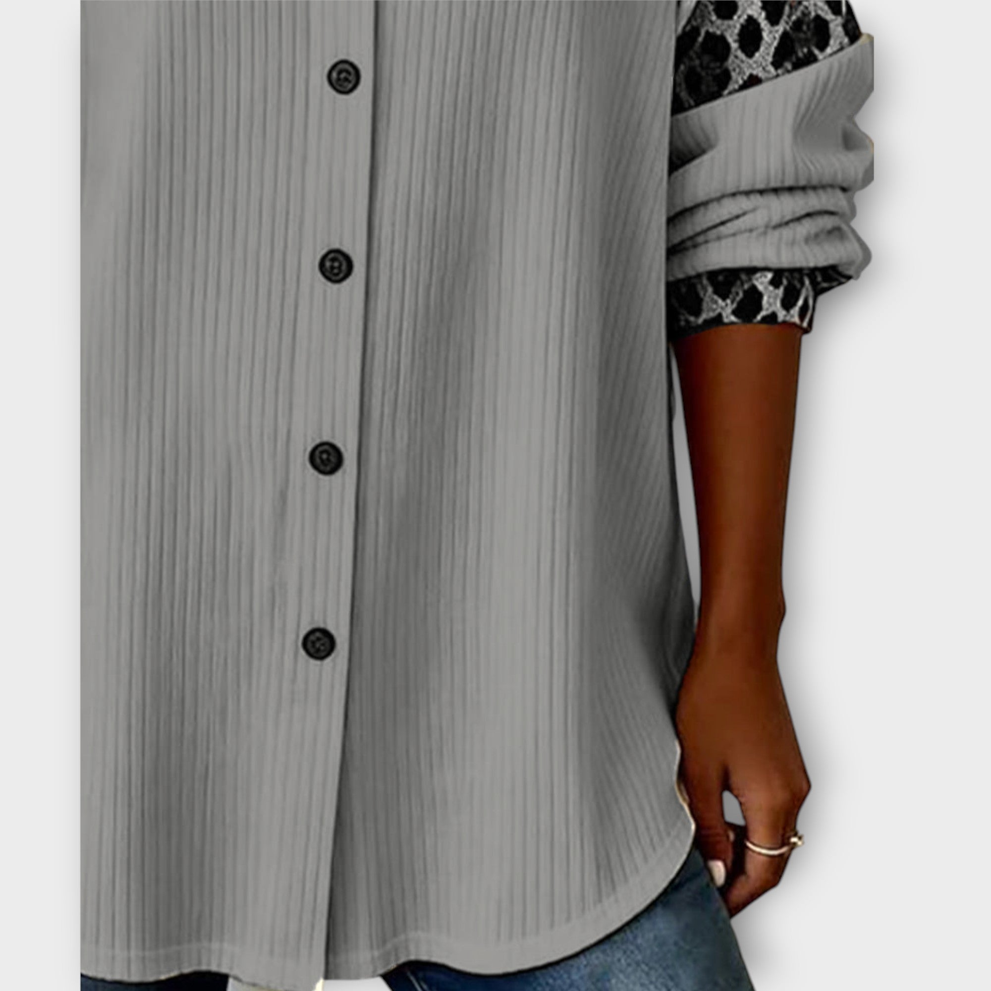 Top patchwork leopardato con bottoni