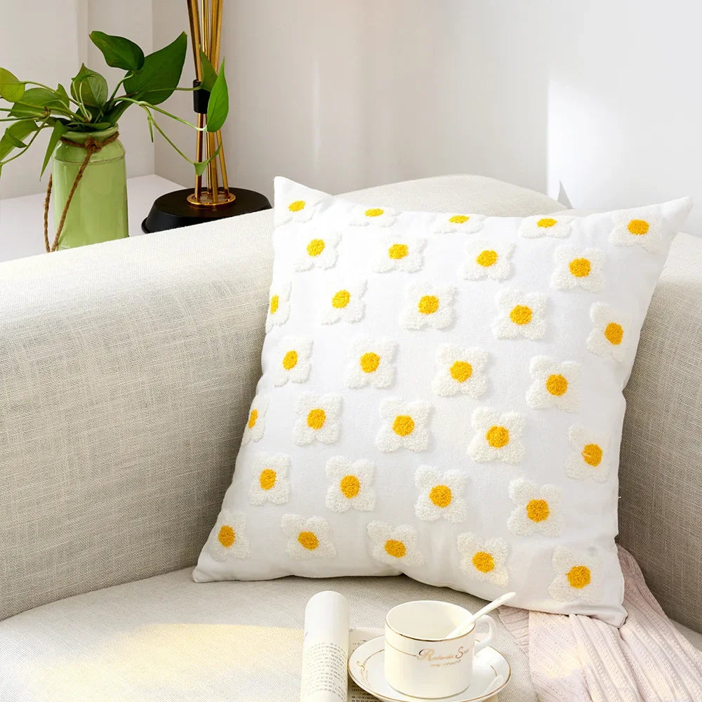 BloomLinen - Copricuscino Floreale Ricamato