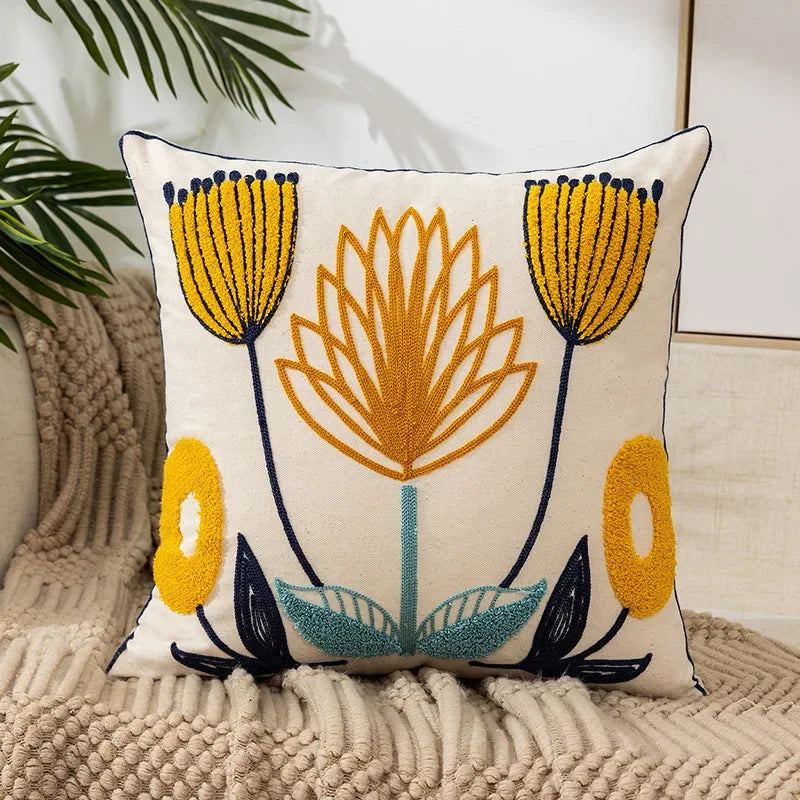 BloomLinen - Copricuscino Floreale Ricamato