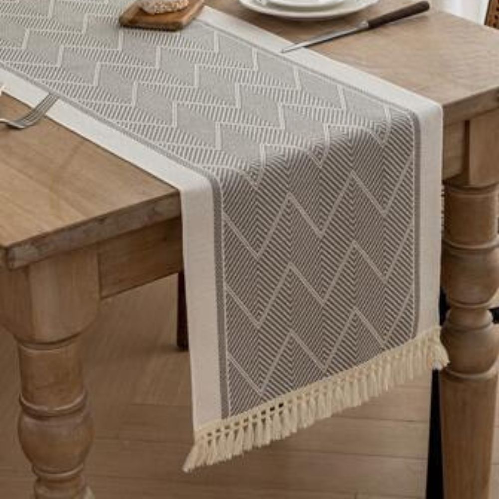 LoomÉtoile - Woven Zigzag Table Runner