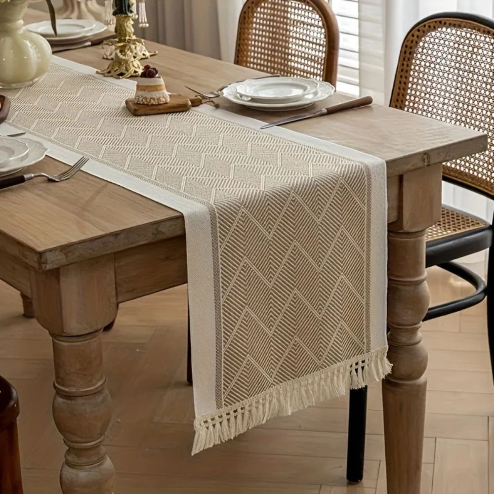 LoomÉtoile - Woven Zigzag Table Runner