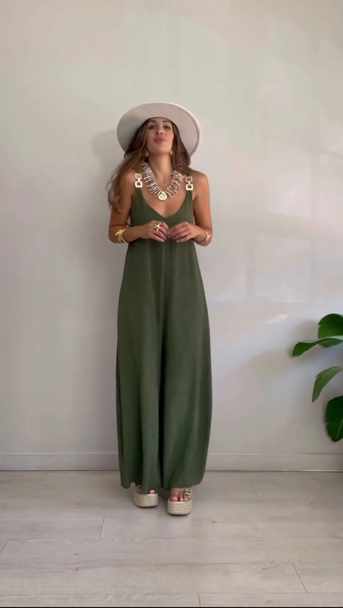 Women's Wide Leg Sleeveless Jumpsuit with Adjustable Straps