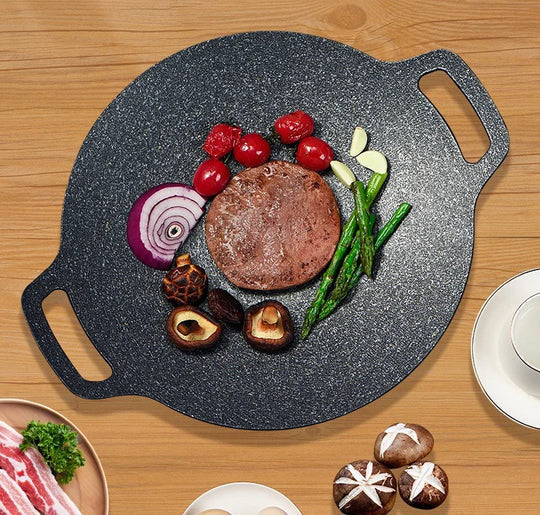 GrillMaster Pro – Runde Grillplatte mit Griffen für Küche, Balkon und Garten