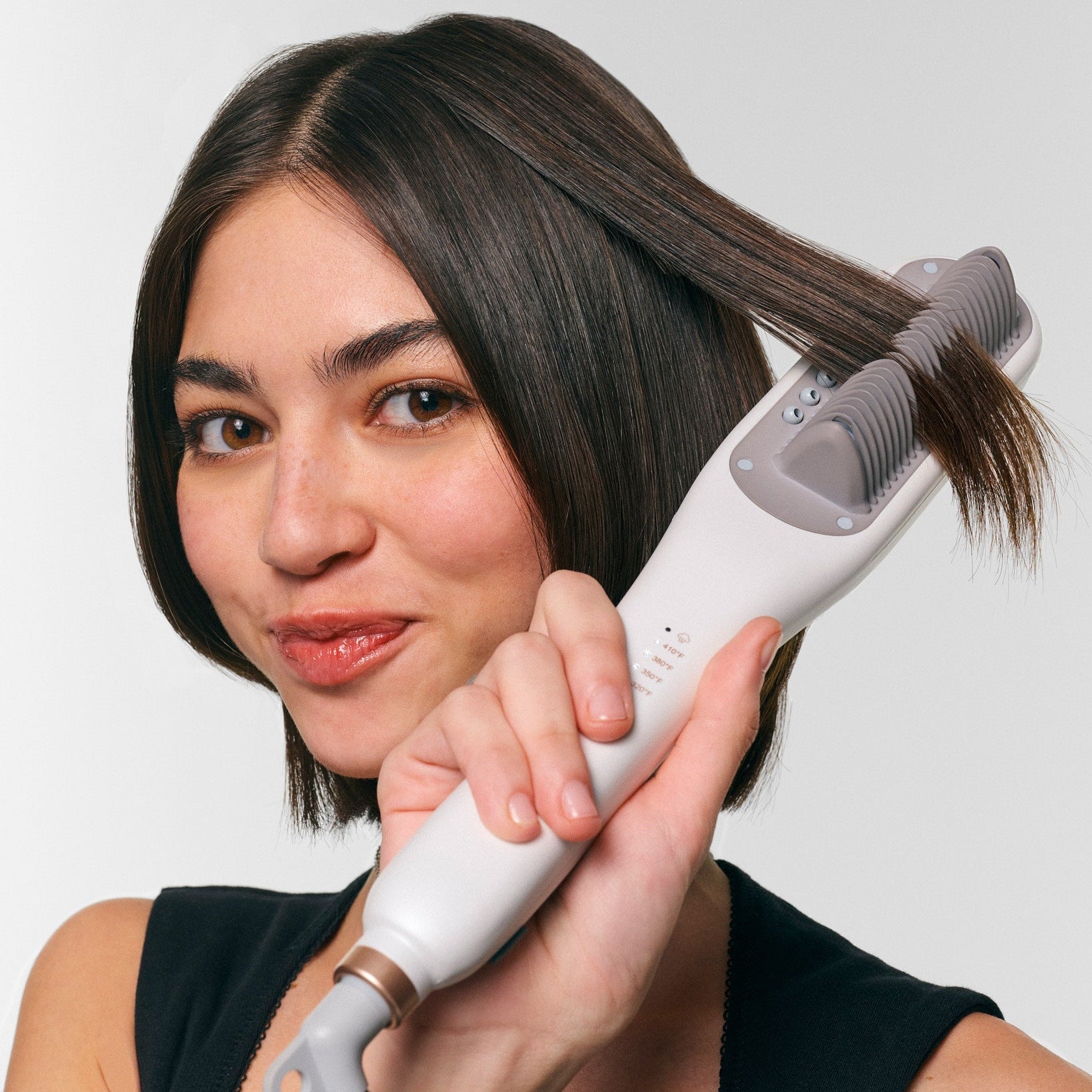 Steam Hair Straightening Brush for Smooth and Frizz-Reduced Styling