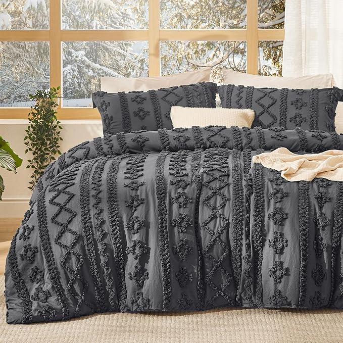 Solmere Tufted Boho Duvet Cover Set with Pillow Shams