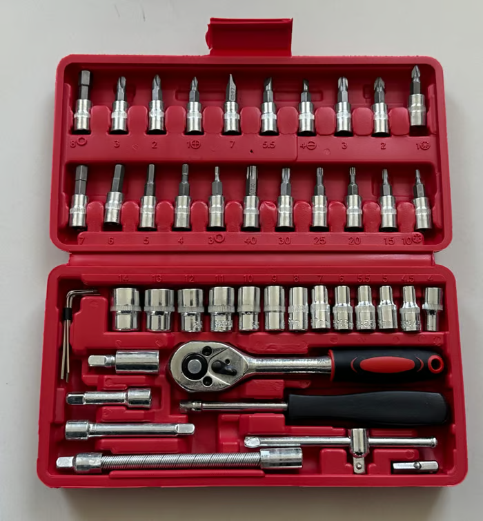 SlimDrive Compact Ratchet Socket Wrench Set with Bit Kit